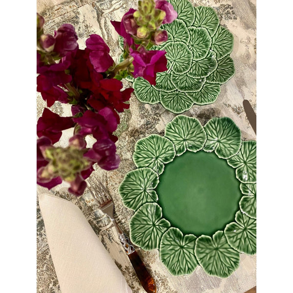 Geranium charger plate